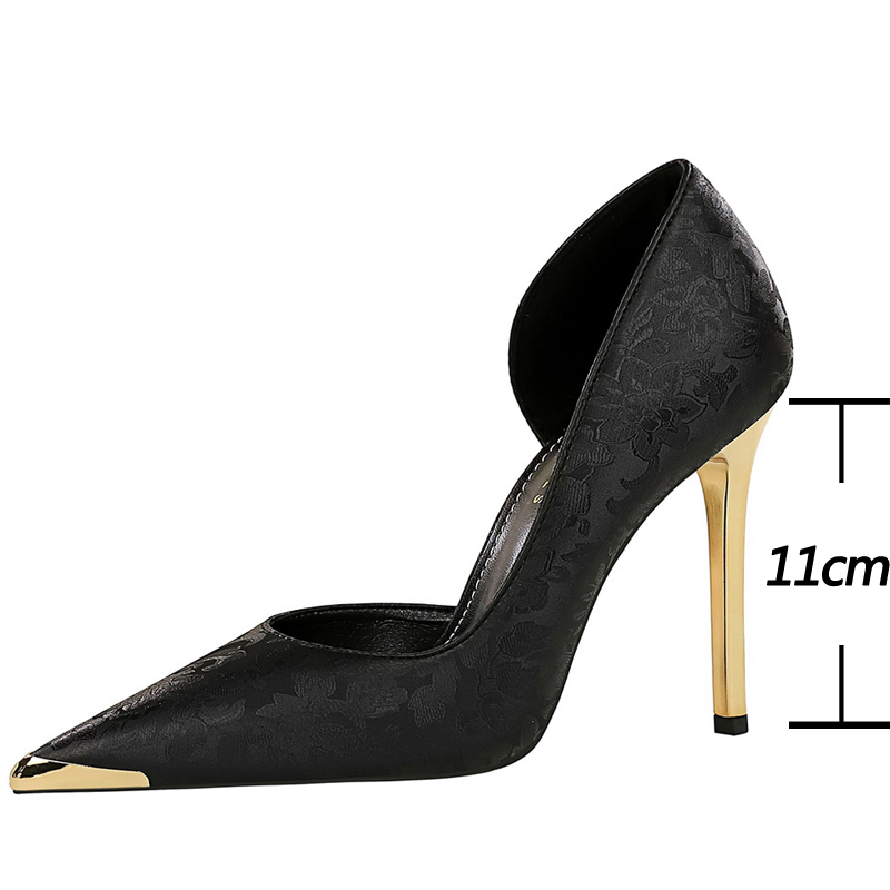 Bigtree-女性用の先のとがった金属のつま先が付いたシル - Shoe Tree のレビューと価格
