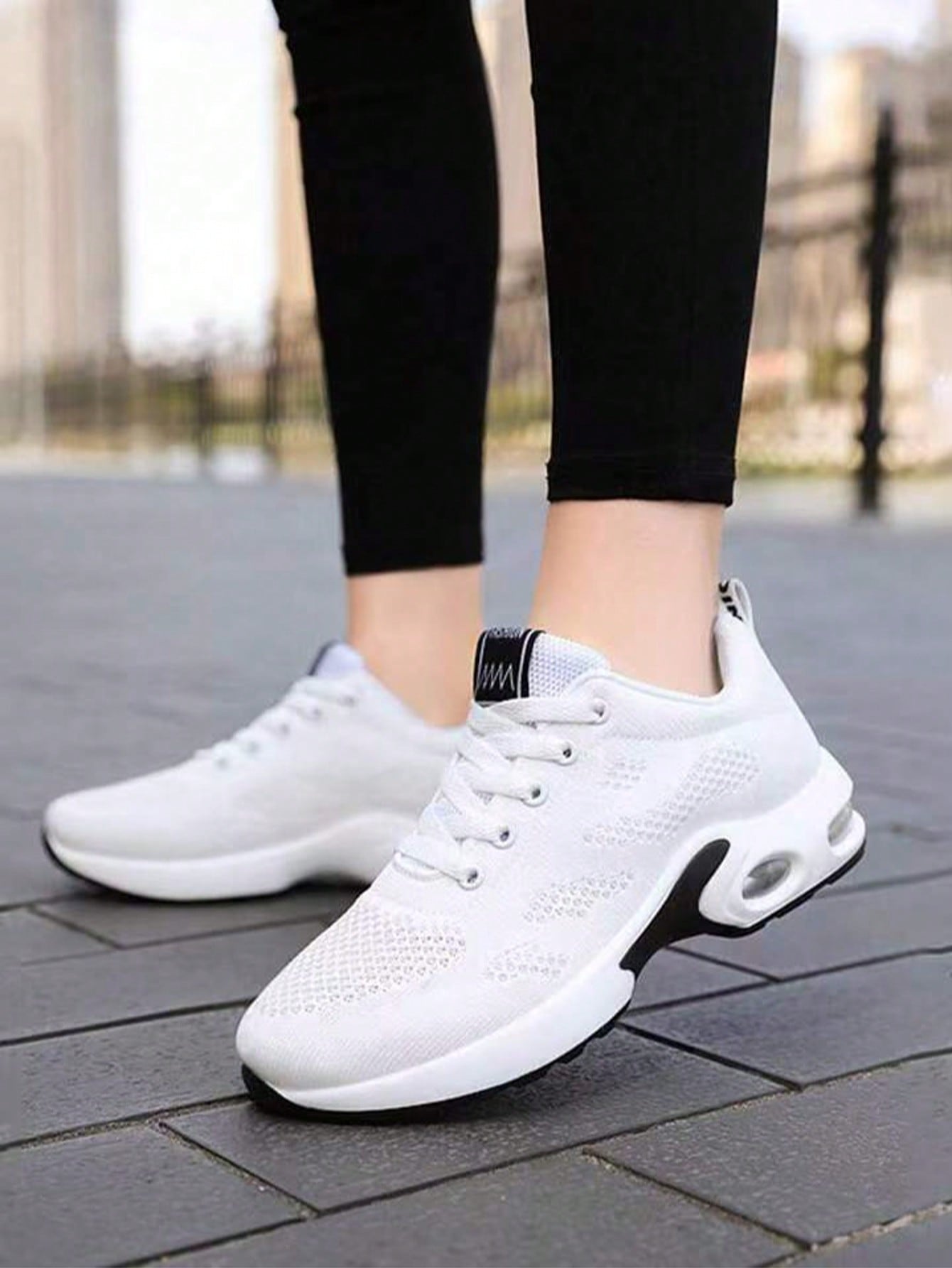 2026年新型整形外科用ワークスニーカー 幅広のつま先部とア - Sneaker Box のレビューと価格